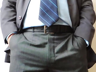 Me DaDDyBigBEAR Boss In Suit Cumshot